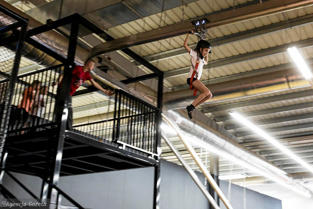 indoor trampoline park 室内蹦床乐园