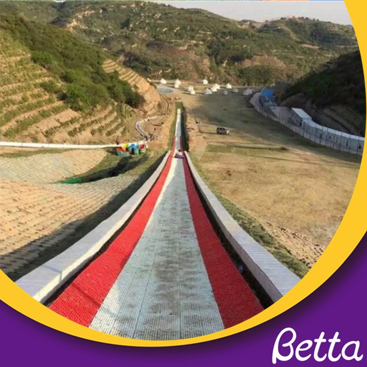 Tubby Slide Ski Slope4