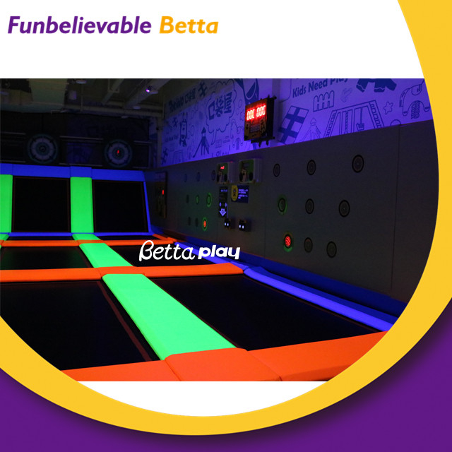 Bettaplay Glow Glow蹦床制造商商业用途
