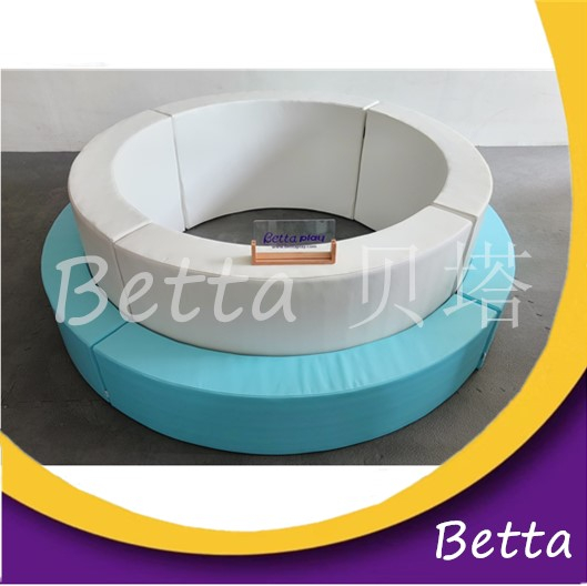Betta Play定制的环保友好，安全的购物中心购物中心儿童球池海绵和PVC材料