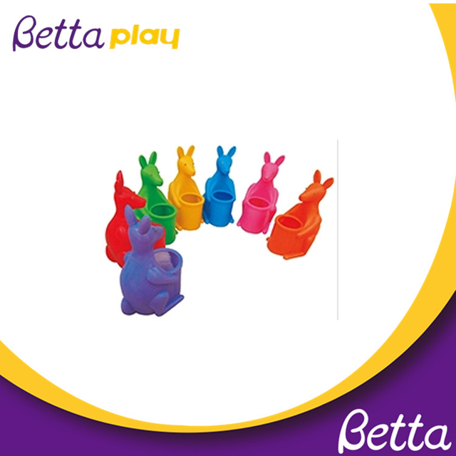 儿童选择幼儿园袋鼠塑料室外垃圾桶