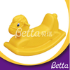 Bettaplay幼儿园设备五颜六色的卡通风格PE材料安全儿童骑动物