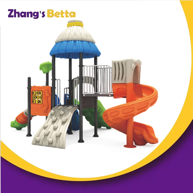 Bettaplay户外幼儿园设备，带滑梯和儿童丛林健身房
