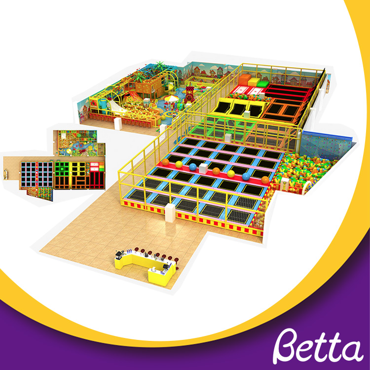Bettaplay室内玩游戏与泡沫坑商业蹦床乐园。jpg