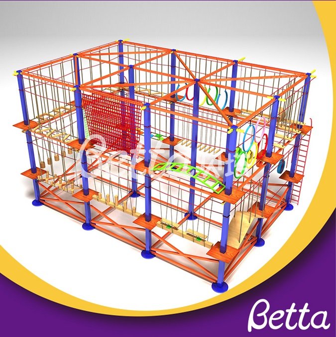 Bettaplay幼儿园使用自定义设计多层绳索课程。