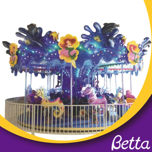 硬币操作的小孩骑行旋转木旋车出售小快乐 