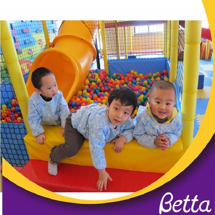 幼儿的室内游乐场.jpg