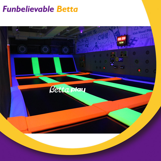 Bettaplay Glow Glow蹦床制造商商业用途