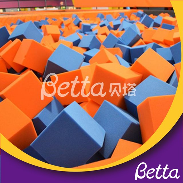 Bettaplay泡沫立方体盖和泡沫坑贝塔游乐