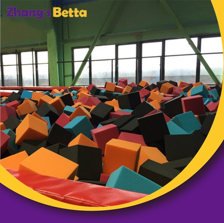 定制的高密度泡沫立方体用于室内蹦床公园