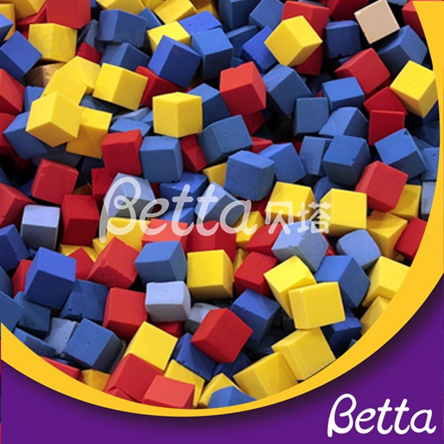 Bettaplay泡沫立方体盖和泡沫坑贝塔游乐