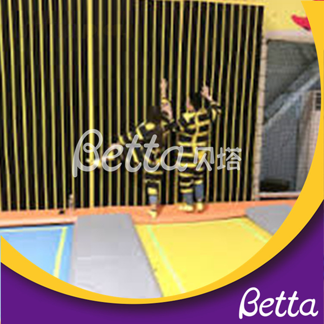 蹦床乐园游乐场的Bettaplay蜘蛛墙