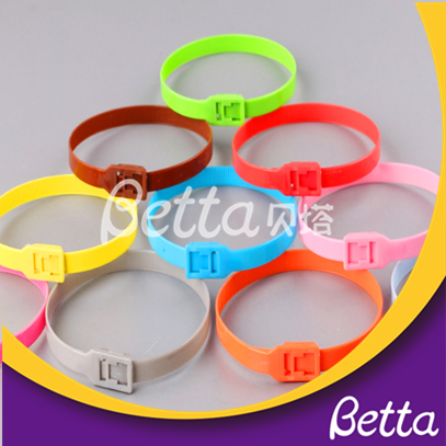 Bettaplay安全的彩色尼龙电缆领带室内乐园