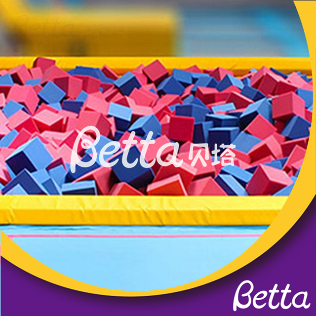 Bettaplay 2019泡沫坑的新泡沫立方体盖
