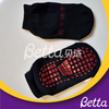 2019年Betta Glow蹦床袜子自定义霓虹灯跳袜用于蹦床公园
