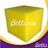 Bettaplay泡沫立方体盖和泡沫立方体的泡沫坑
